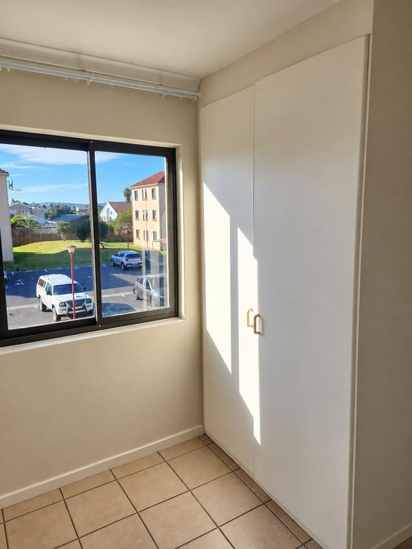 To Let 2 Bedroom Property for Rent in Guldenland Western Cape